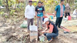 Peletakan Batu Pertama Pembangunan Kandang Ternak Kambing Kegiatan Ketahanan Pangan Kalurahan Kepek